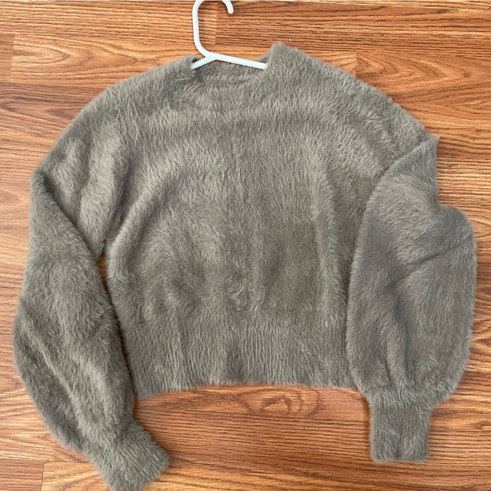 ARITZIA|XXS Sunday Best Kitten Sweater